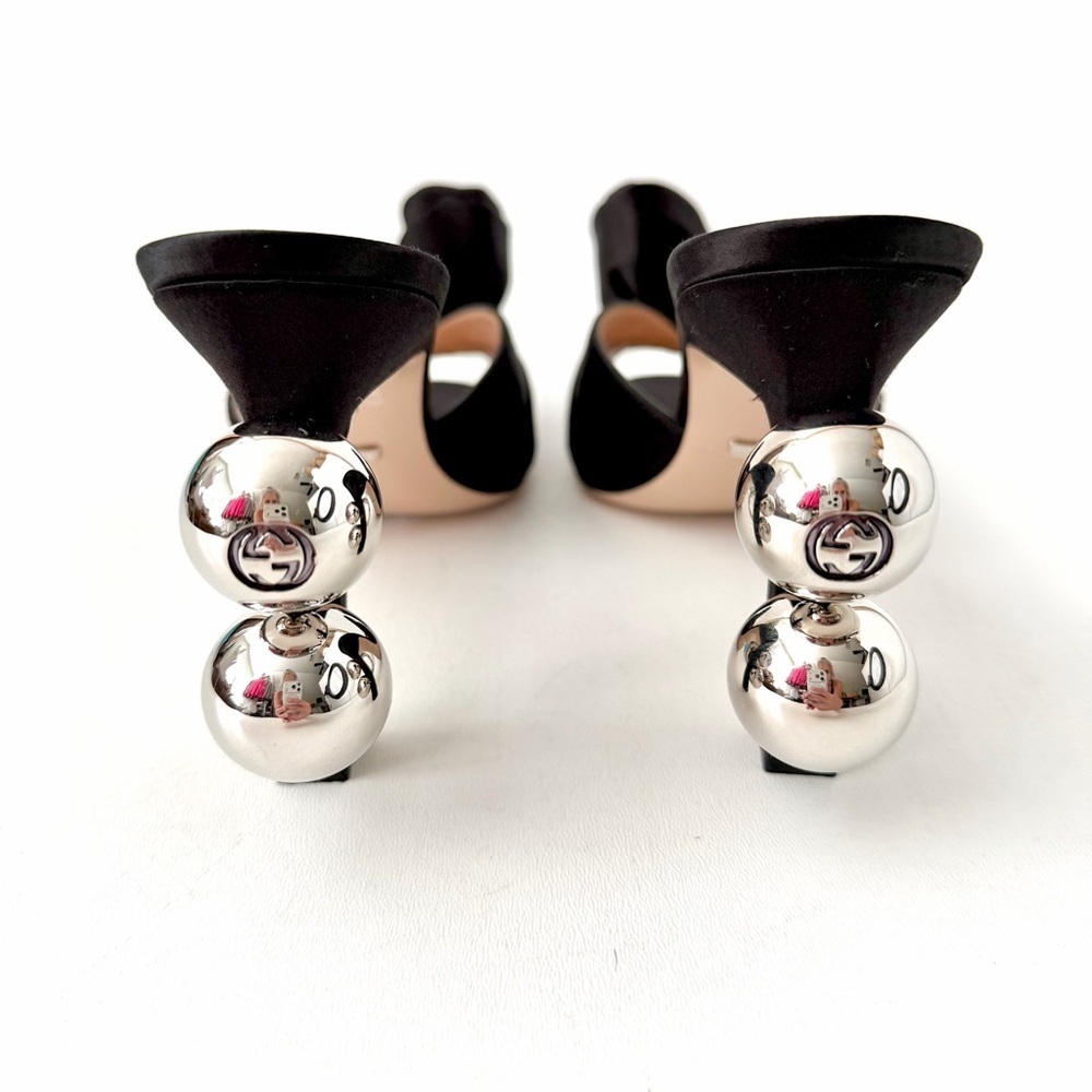 GUCCI | Black Satin Shawana Bow Flower Mule Heels with Silver GG Ball Heel EU 37 - Picture 9 of 14